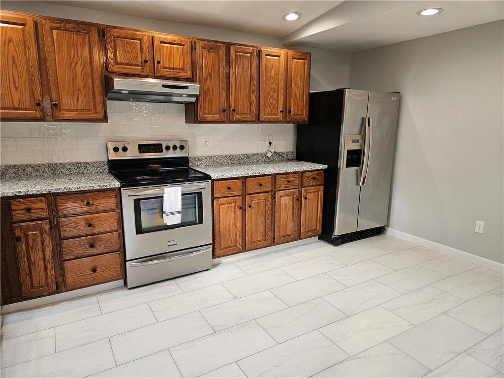 39 Damon Avenue Warwick, RI 02889 - Photo 8 of 28