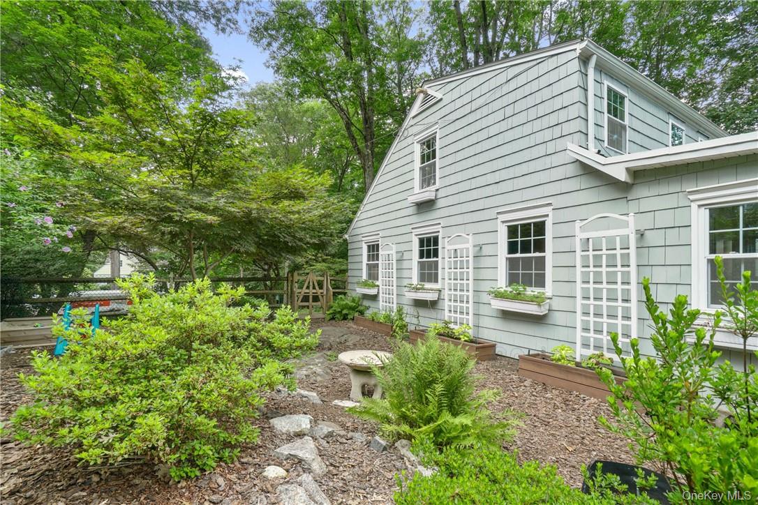 64 Pine Cliff Road Chappaqua, NY 10514 - Photo 24 of 36
