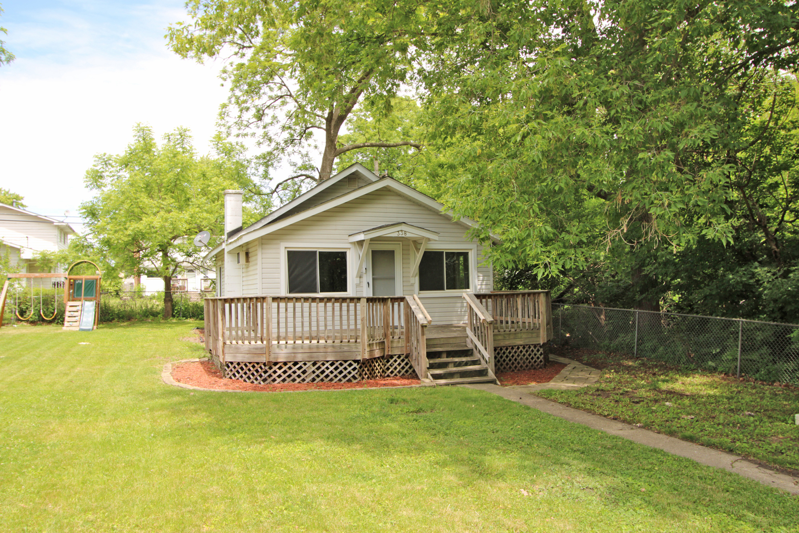 338 East Lakeview Avenue Round Lake Beach, IL 60073 - Photo 34 of 35