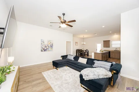 $264,500 | 59530 Clifts Cove Drive, Plaquemine, LA 70764