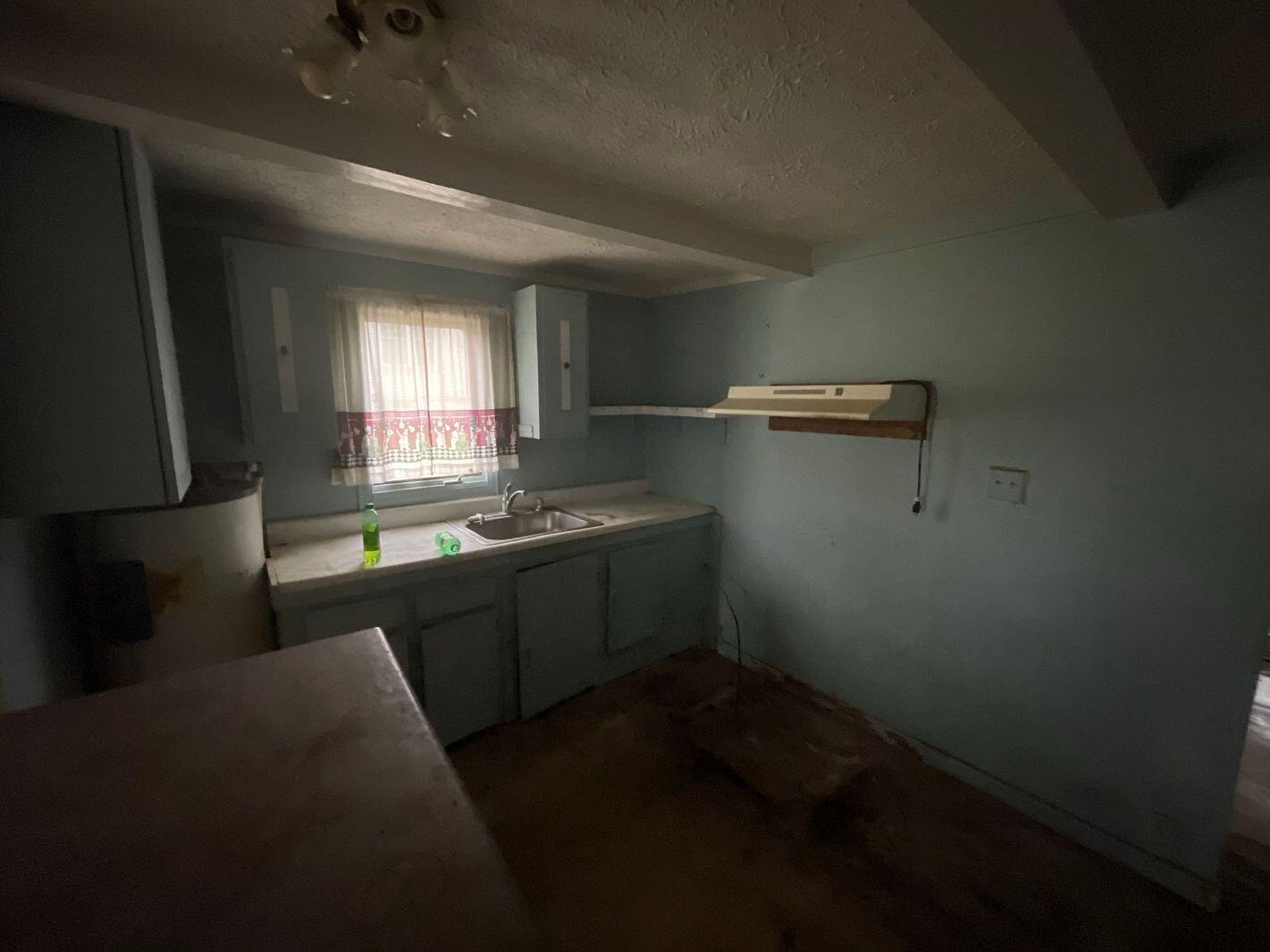 6095 North Stoney Creek Road Monroe, MI 48162 - Photo 9 of 18 09