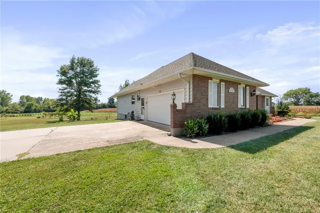 $950,000 | 24101 East 235th Street, Harrisonville, MO 64701