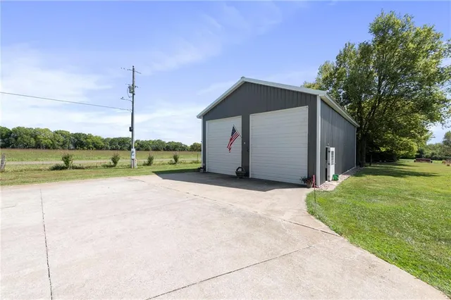 $950,000 | 24101 East 235th Street, Harrisonville, MO 64701