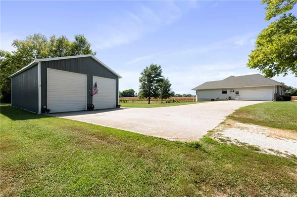 $950,000 | 24101 East 235th Street, Harrisonville, MO 64701