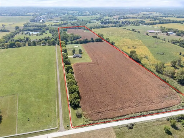 $950,000 | 24101 East 235th Street, Harrisonville, MO 64701