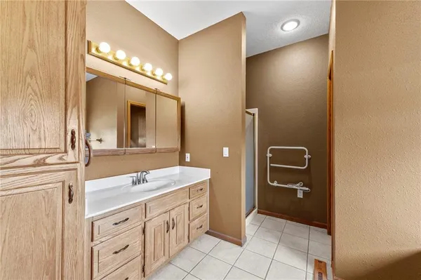 $950,000 | 24101 East 235th Street, Harrisonville, MO 64701