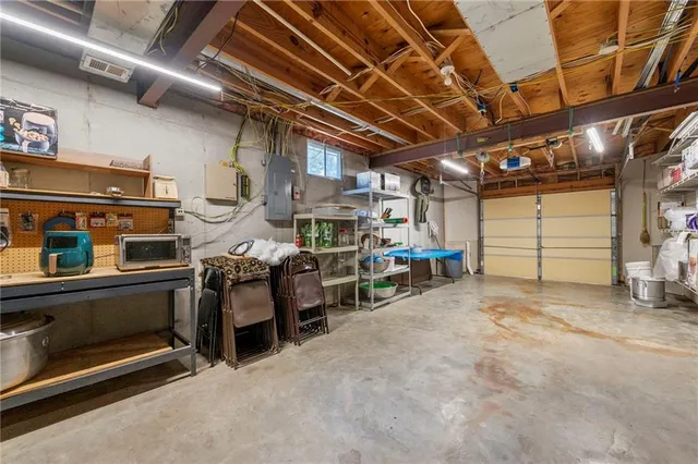 $950,000 | 24101 East 235th Street, Harrisonville, MO 64701