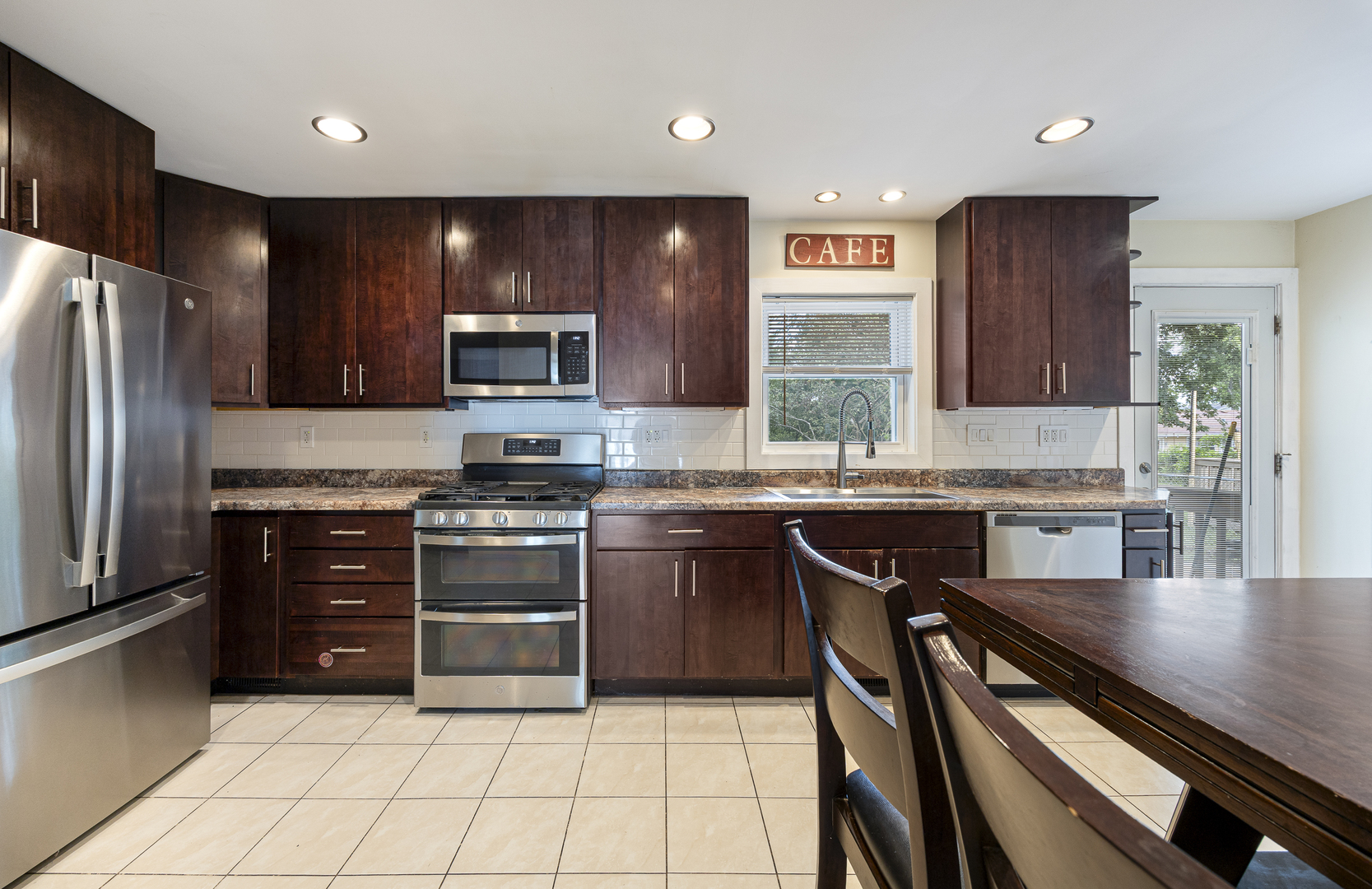 532 Landmeier Road Elk Grove Village, IL 60007 - Photo 8 of 21