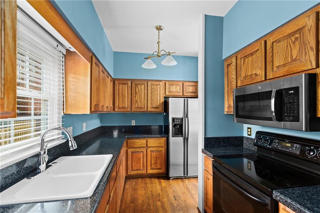 1001 Nuthatch Court High Point, NC 27262 - Photo 13 of 31