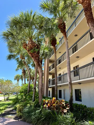 $500,000 | 601 Seafarer Circle, Unit 504, Jupiter, FL 33477