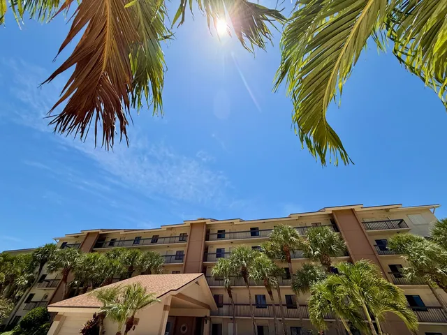 $500,000 | 601 Seafarer Circle, Unit 504, Jupiter, FL 33477