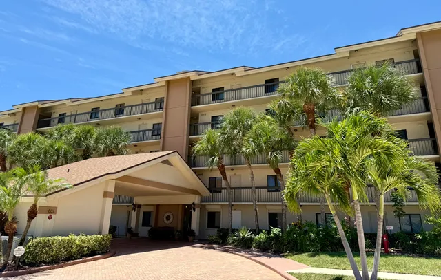 $500,000 | 601 Seafarer Circle, Unit 504, Jupiter, FL 33477