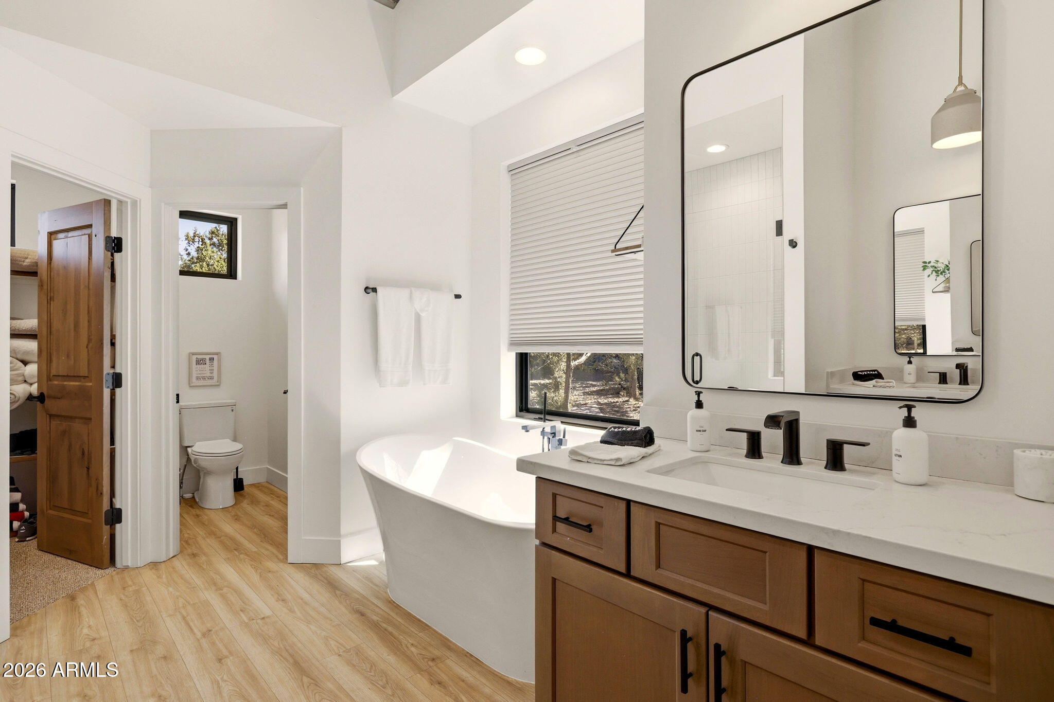 1900 South Monkshood Road Show Low, AZ 85901 - Photo 16 of 49 Primary Bathroom