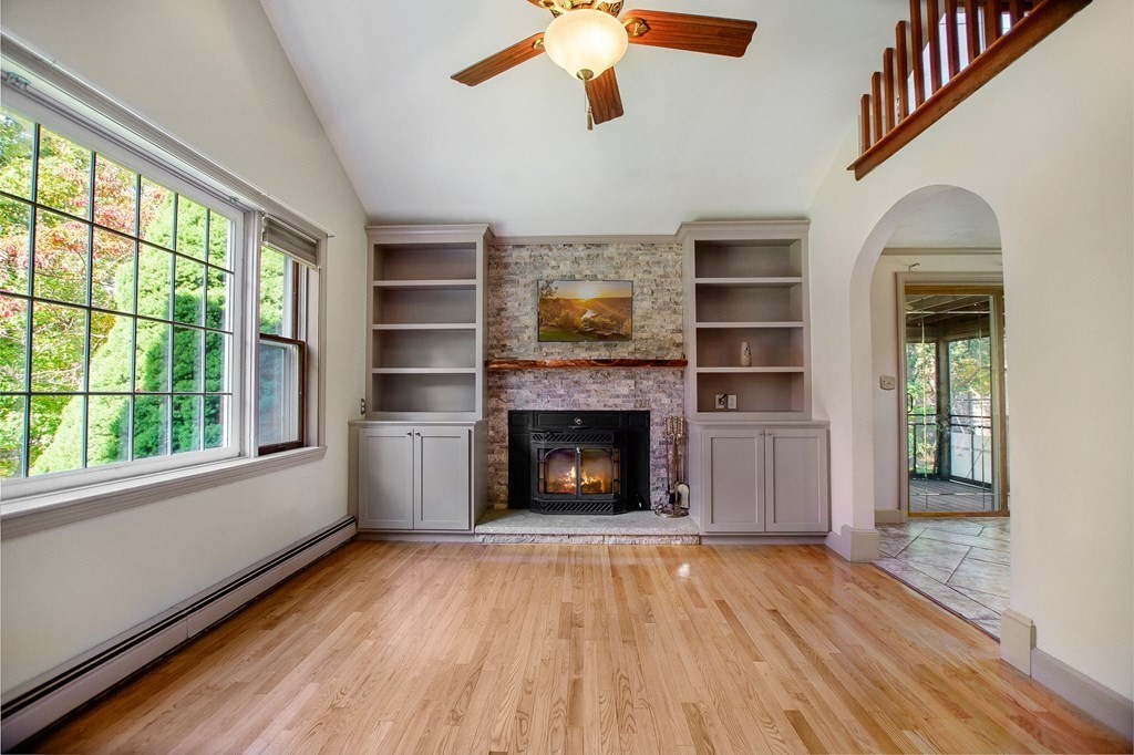 12 Robin Road Sandwich, MA 02563 - Photo 3 of 26 Gallery Image 3