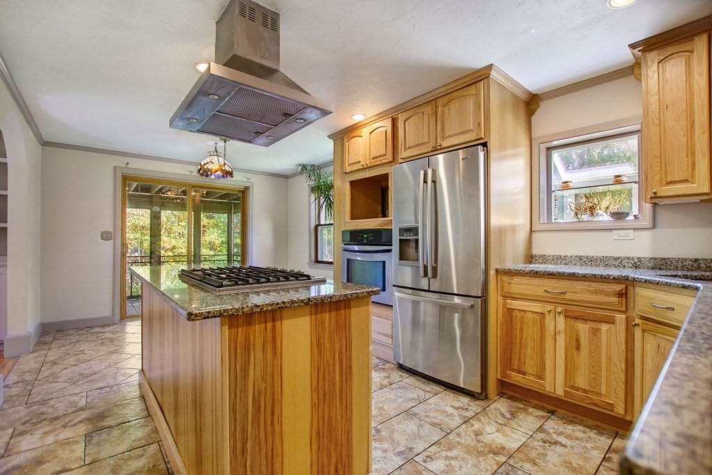 12 Robin Road Sandwich, MA 02563 - Photo 6 of 26 Gallery Image 6