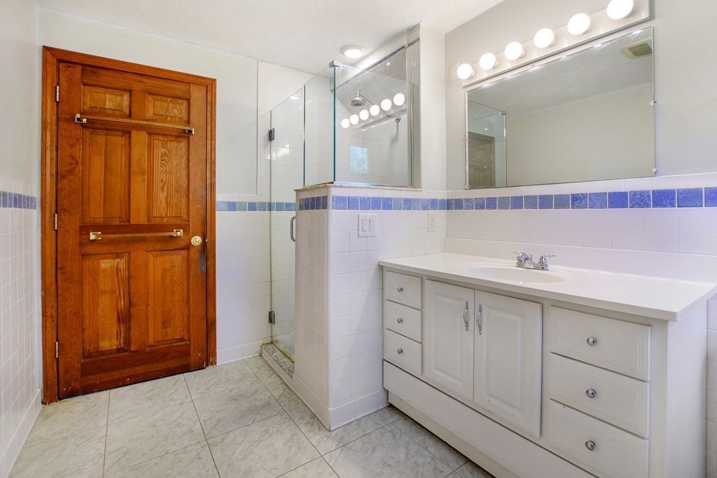 12 Robin Road Sandwich, MA 02563 - Photo 9 of 26 Gallery Image 9
