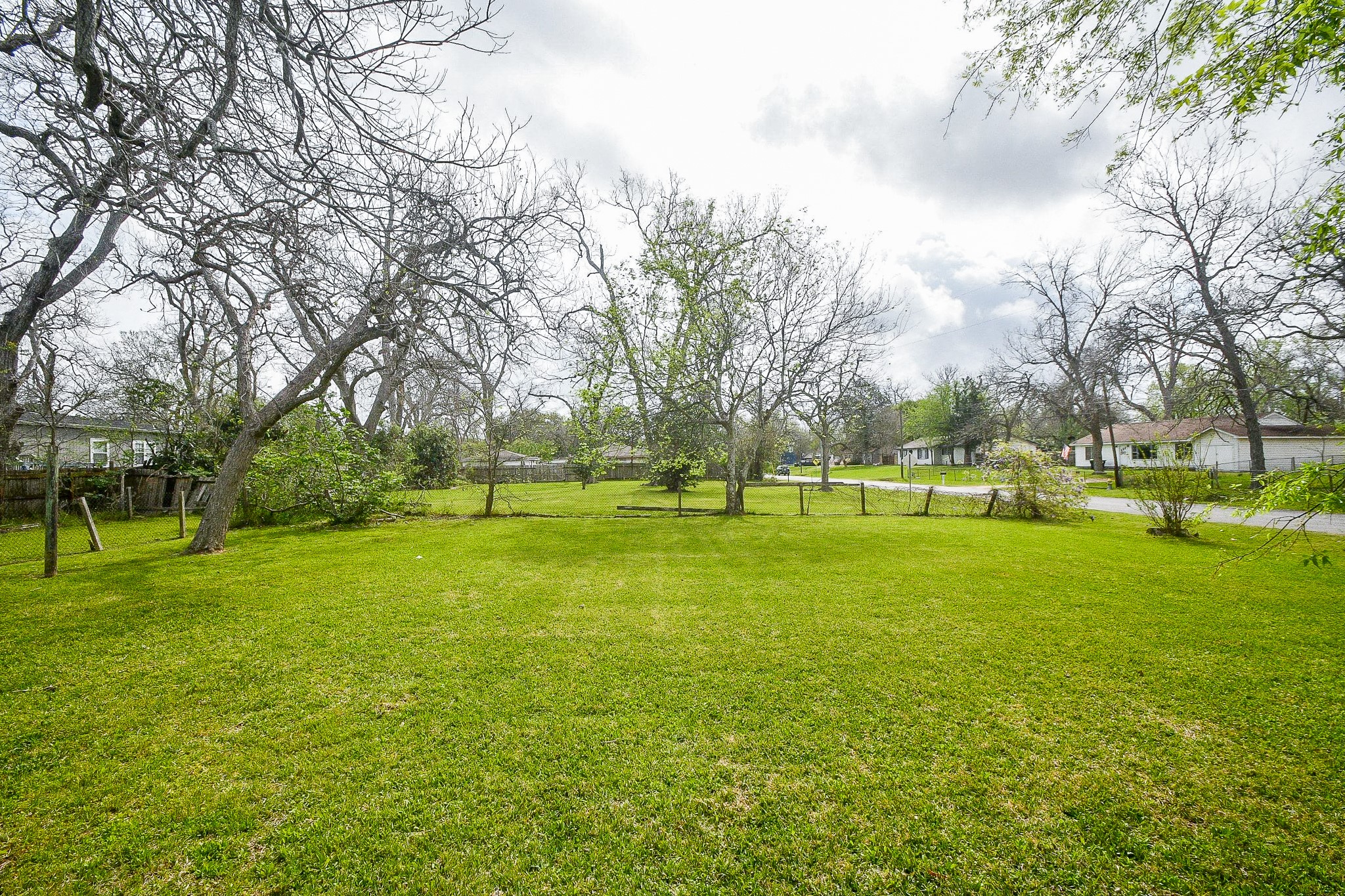 607 Riveredge Drive Richmond, TX 77406 - Photo 10 of 19 a view of a volley ball court