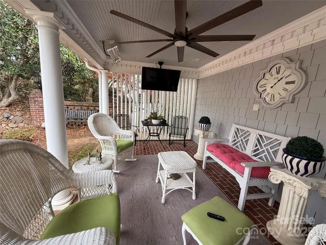 $525,000 | 225 Kings Creek Court Northeast, Concord, NC 28025