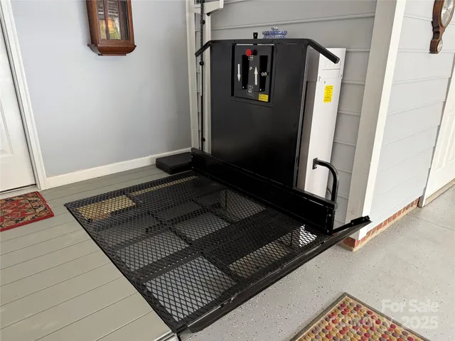 $525,000 | 225 Kings Creek Court Northeast, Concord, NC 28025