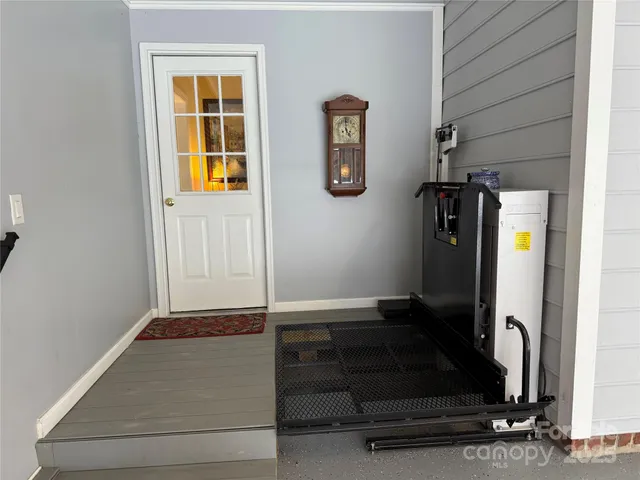 $525,000 | 225 Kings Creek Court Northeast, Concord, NC 28025