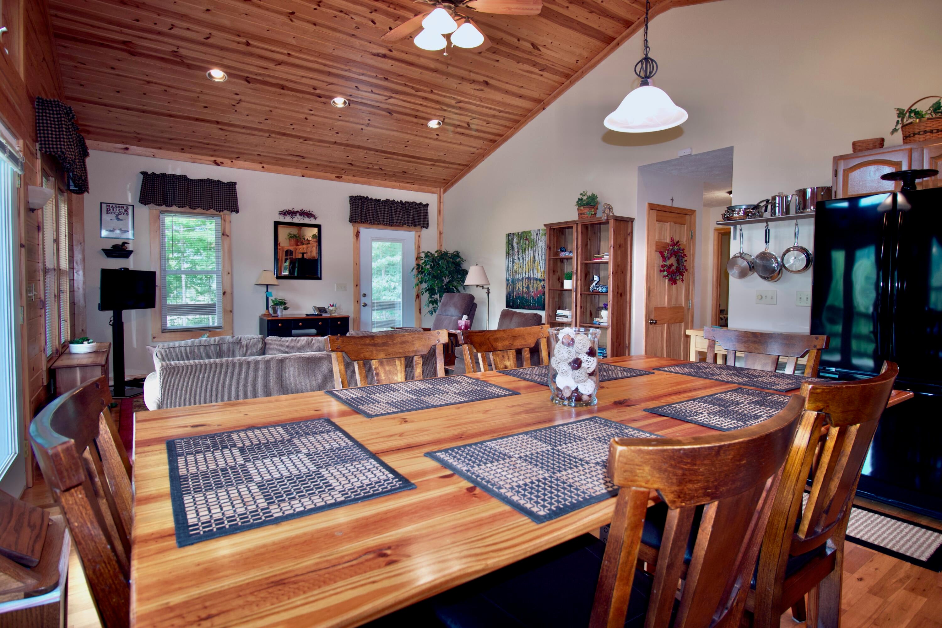 2389 New River Road Hinton, WV 25951 - Photo 21 of 27 Gallery Image 21