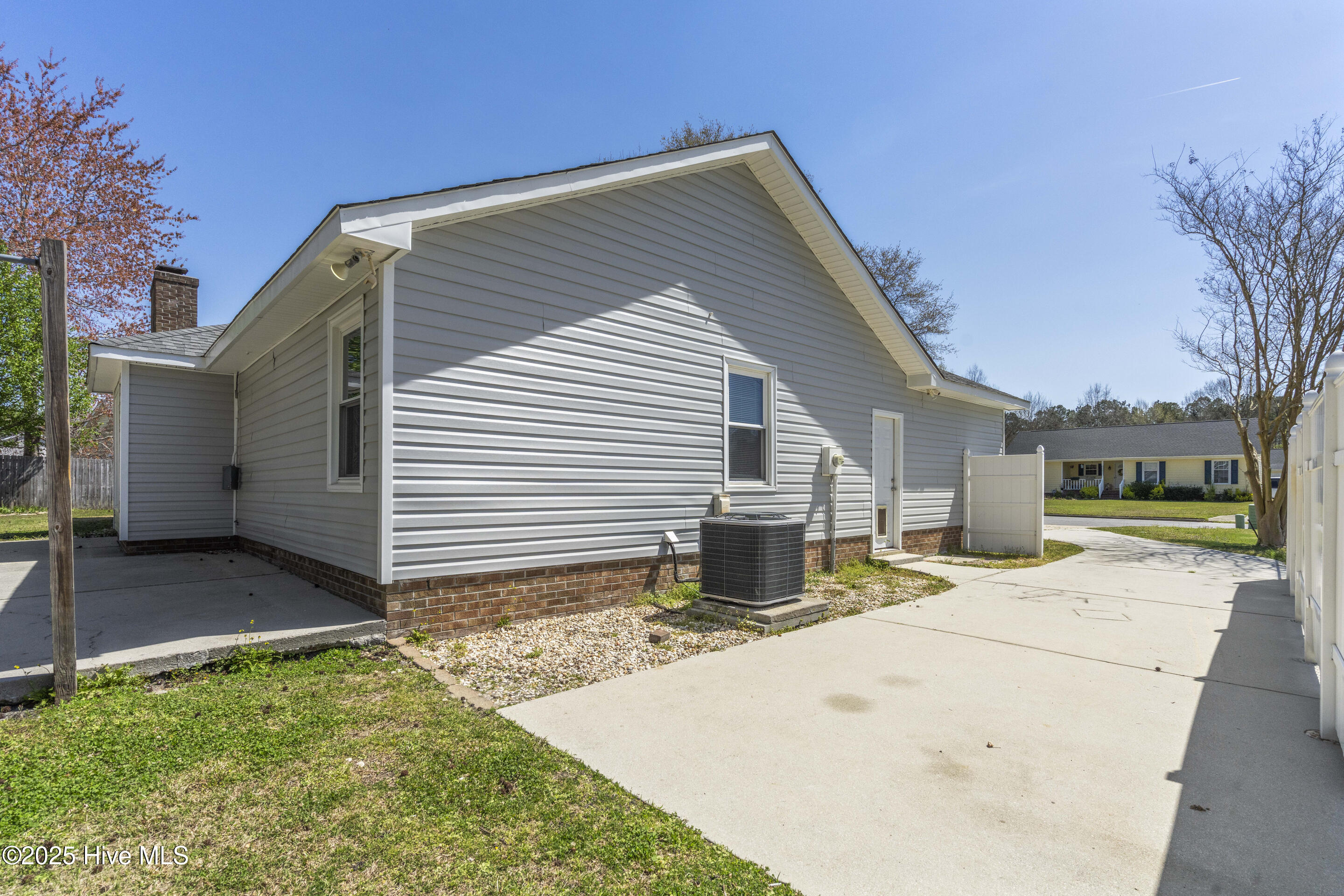 284 Raintree Road Jacksonville, NC 28540 - Photo 40 of 44 mls-DSC09287