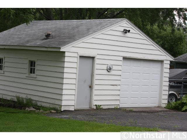 970 County Road East Shoreview, MN 55126 - Photo 5 of 8 Gallery Image 5