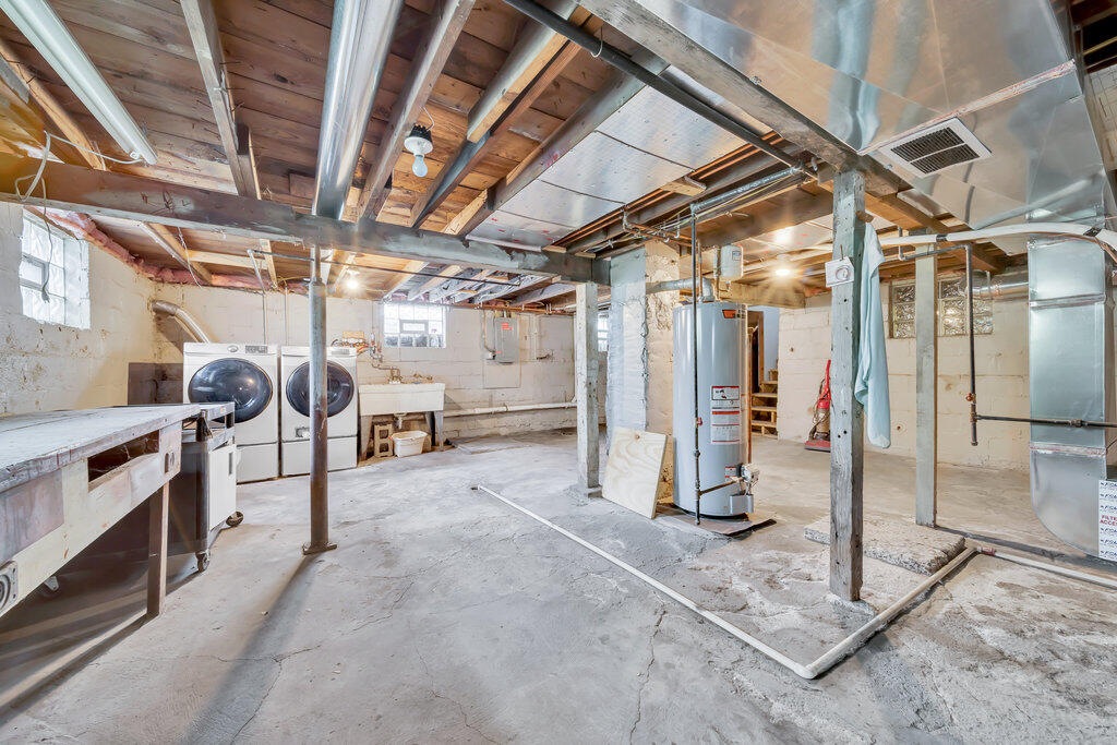 3936 Ross Road Gary, IN 46408 - Photo 12 of 18 a view of a storage room