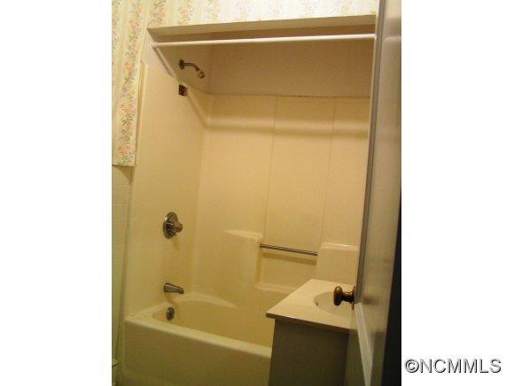 524 Ridge Road Green Mountain, NC 28740 - Photo 23 of 24 Gallery Image 23