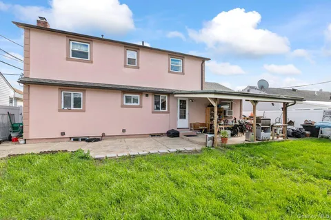 $825,000 | 61 Cheshire Road, Bethpage, NY 11714