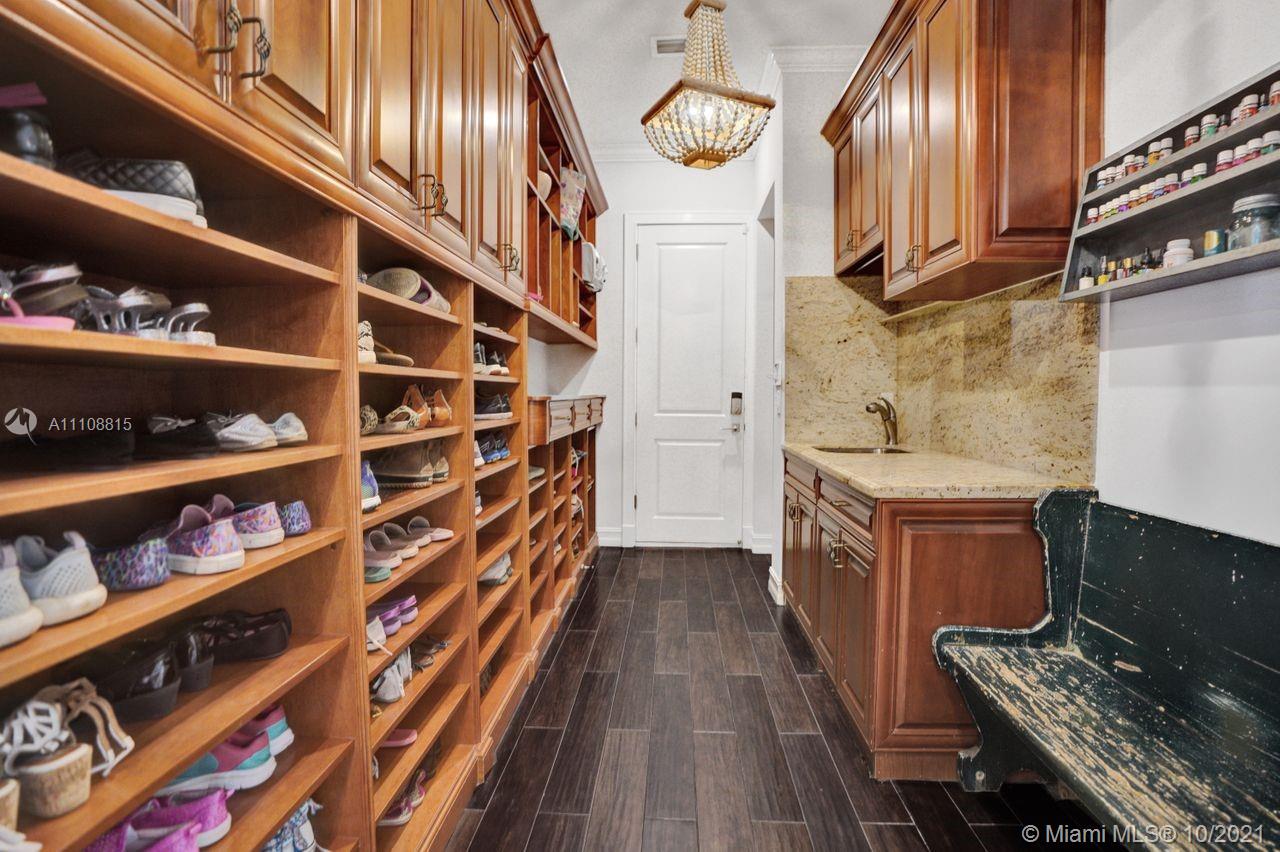 2672 Riviera Manor Weston, FL 33332 - Photo 36 of 59 Gallery Image 36