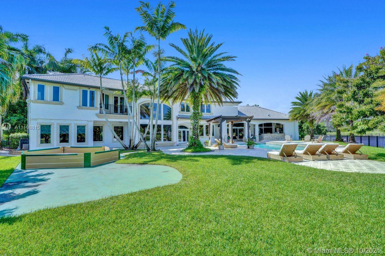 2672 Riviera Manor Weston, FL 33332 - Photo 50 of 59 Gallery Image 50