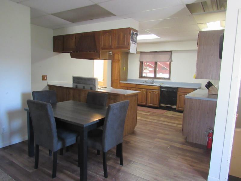 1346 East Caro Road Caro, MI 48723 - Photo 7 of 22 dining and kitchen area