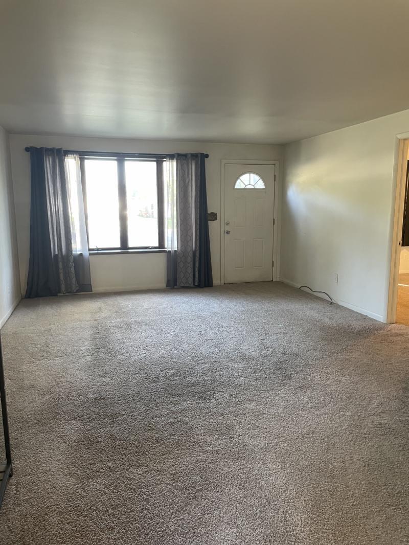 1346 East Caro Road Caro, MI 48723 - Photo 10 of 22 living room