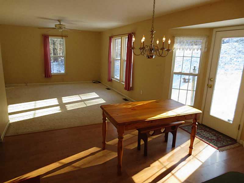 100 Folly Hollow Road Washington, PA 15301 - Photo 11 of 23 Kitchen.