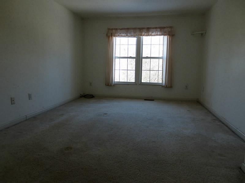 100 Folly Hollow Road Washington, PA 15301 - Photo 13 of 23 Master Bedroom.