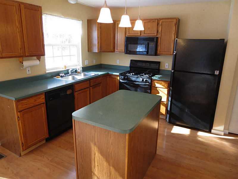 100 Folly Hollow Road Washington, PA 15301 - Photo 8 of 23 Kitchen.