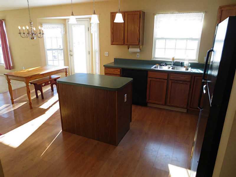 100 Folly Hollow Road Washington, PA 15301 - Photo 9 of 23 Kitchen.