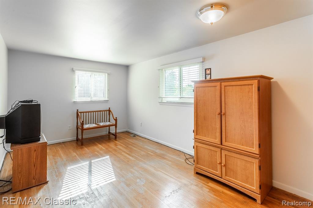 25886 Branchaster Road Farmington Hills, MI 48336 - Photo 23 of 35
