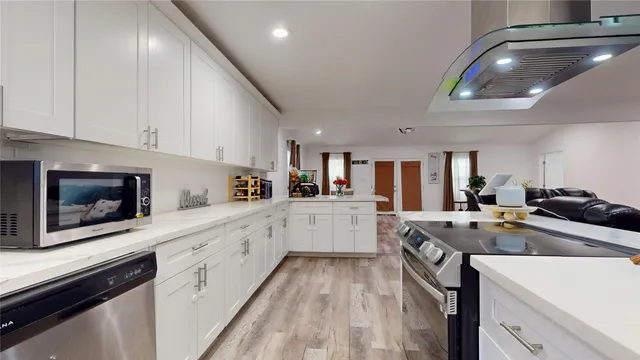 $305,000 | 827 Dondell Street, Channelview, TX 77530