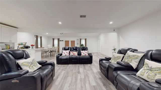 $305,000 | 827 Dondell Street, Channelview, TX 77530