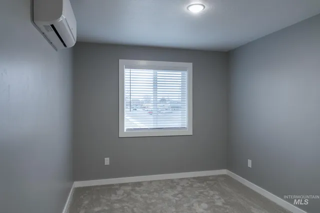 $1,995 | 287 Southeast 6th Avenue, Unit 1, Ontario, OR 97914