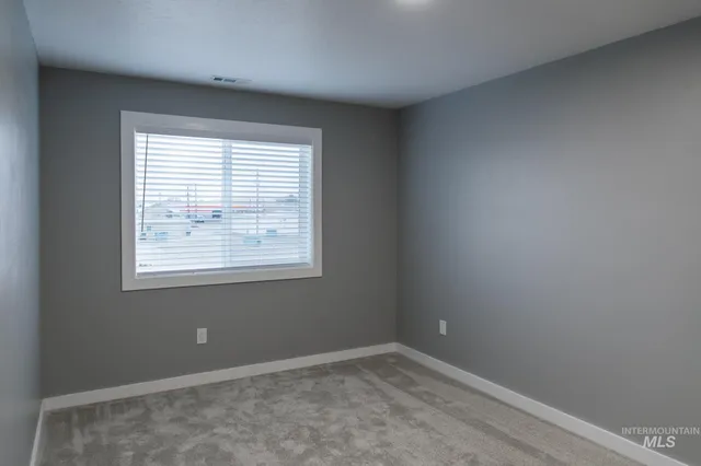 $1,995 | 287 Southeast 6th Avenue, Unit 1, Ontario, OR 97914