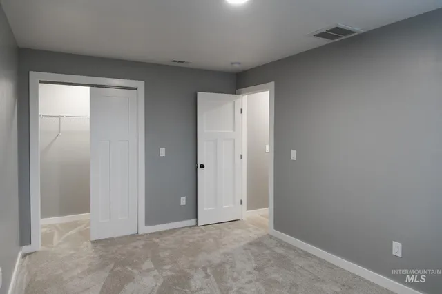 $1,995 | 287 Southeast 6th Avenue, Unit 1, Ontario, OR 97914