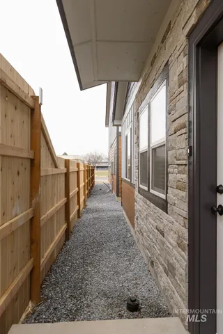 $1,995 | 287 Southeast 6th Avenue, Unit 1, Ontario, OR 97914