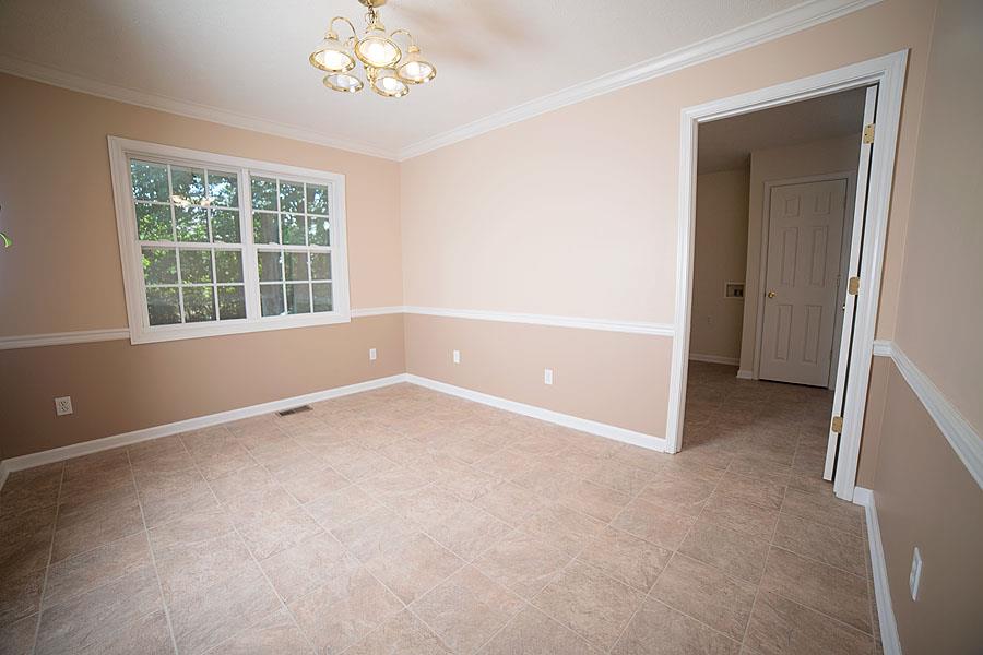 134 Hunt Creek Road Manchester, TN 37355 - Photo 11 of 14 A Hobby / Office area is located just off of the Kitchen.