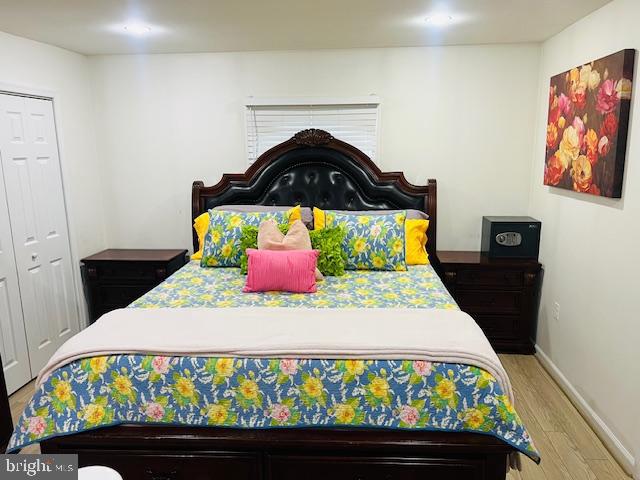 304 East Gordon Street Sterling, VA 20164 - Photo 11 of 17 a bedroom with a bed and dresser