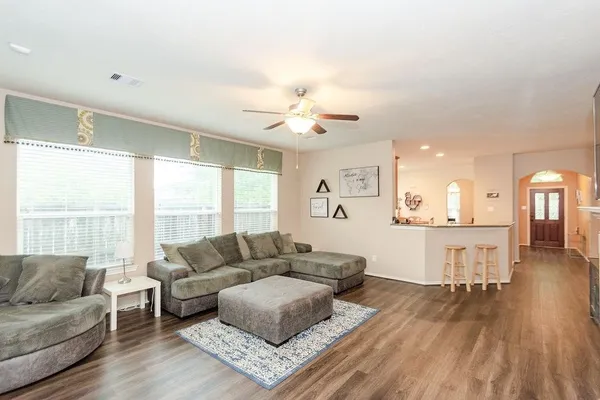 $2,500 | 13601 May Pine Court, Rosharon, TX 77583