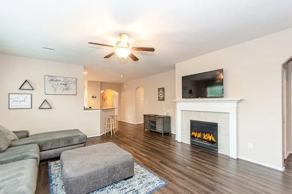 $2,500 | 13601 May Pine Court, Rosharon, TX 77583