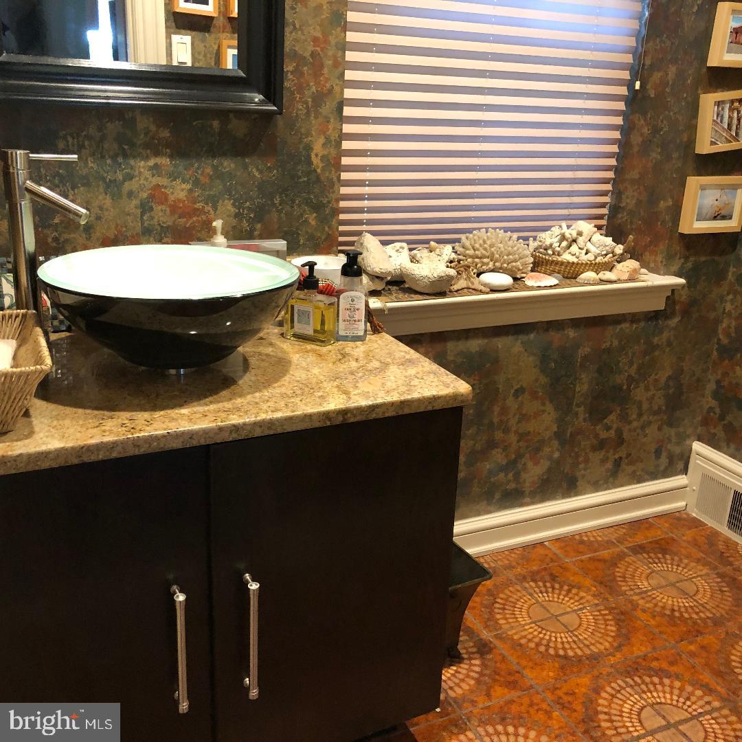 1334 Barrowdale Road Jenkintown, PA 19046 - Photo 15 of 47 Powder Room